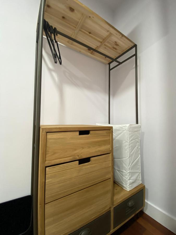 Casual Mardones Hotel Bilbao Ngoại thất bức ảnh A bedroom in a microhome
