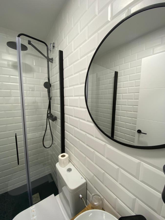 Casual Mardones Hotel Bilbao Ngoại thất bức ảnh Bathroom tiles