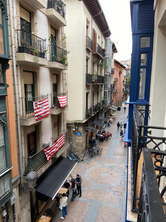 Casual Mardones Hotel Bilbao Ngoại thất bức ảnh The narrow streets of the quarter