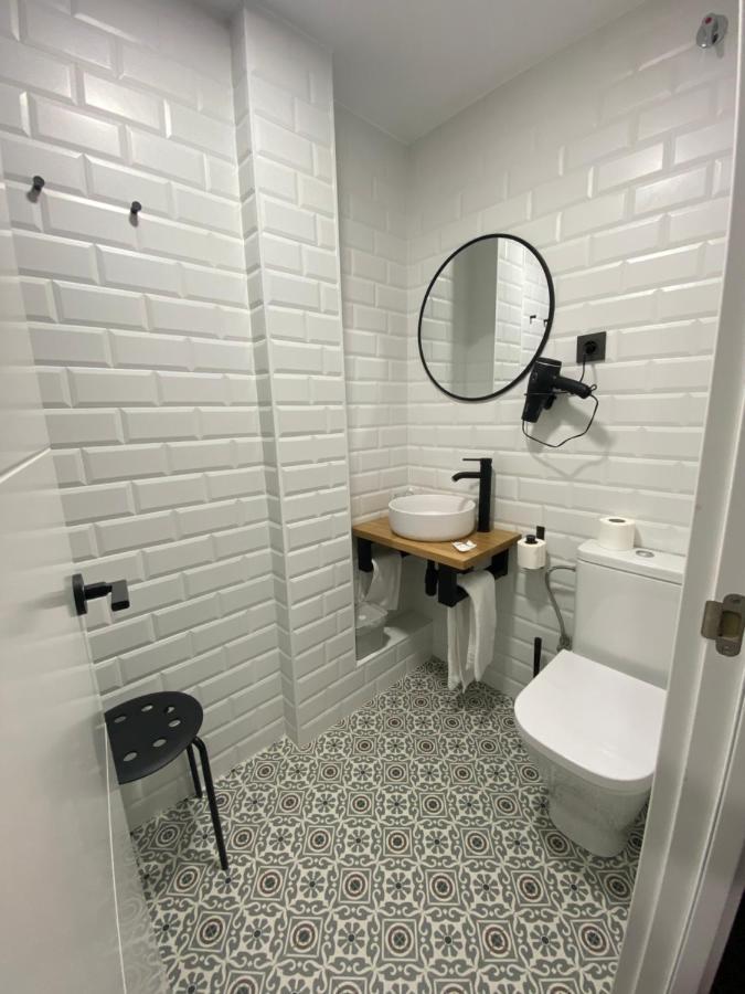 Casual Mardones Hotel Bilbao Ngoại thất bức ảnh Bathroom