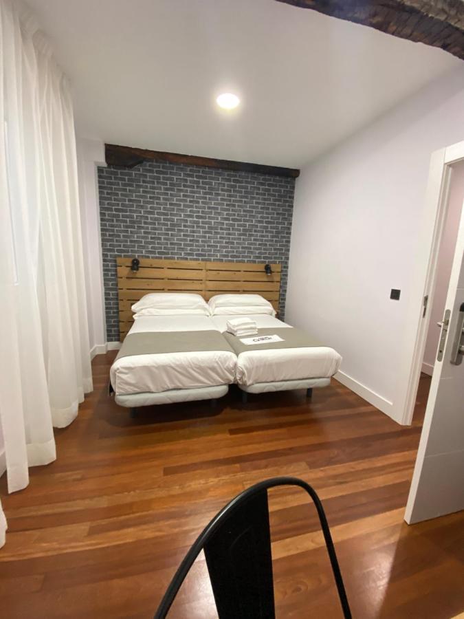 Casual Mardones Hotel Bilbao Ngoại thất bức ảnh A room at the hotel